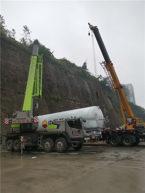 泗洪县“不怕风雨冻”—— 吊车的 “恶劣环境适应” 技术